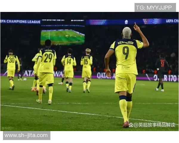 德甲劲旅那不勒斯大胜阿森纳引发转会风波全场沸腾