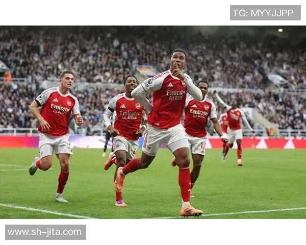 世界杯激战阿森纳与尤文图斯战成平局帽子戏法引发争议判罚热议