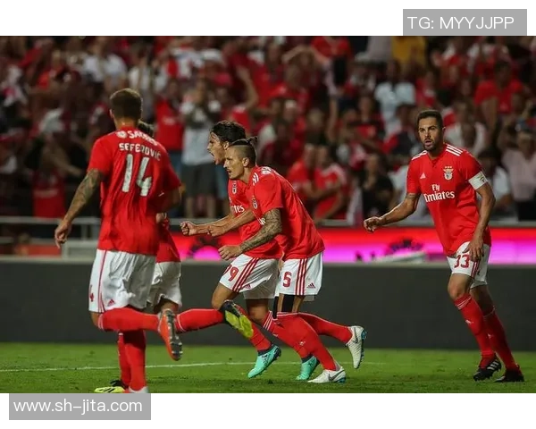 意甲焦点战巴萨与AC米兰激战成平红牌争议引发全场热议