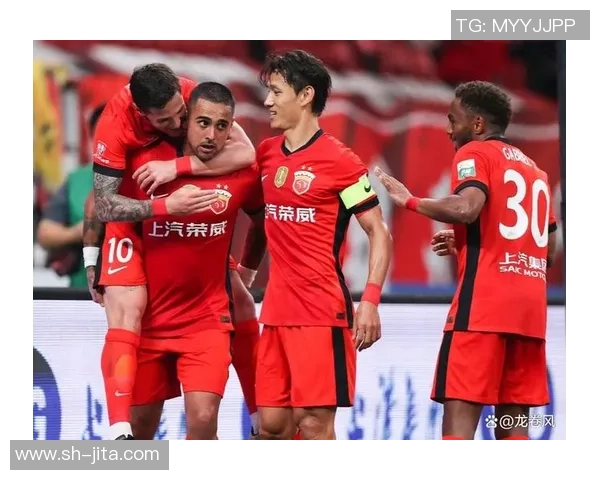 中超精彩对决那不勒斯险胜曼联帽子戏法引发争议判罚热议